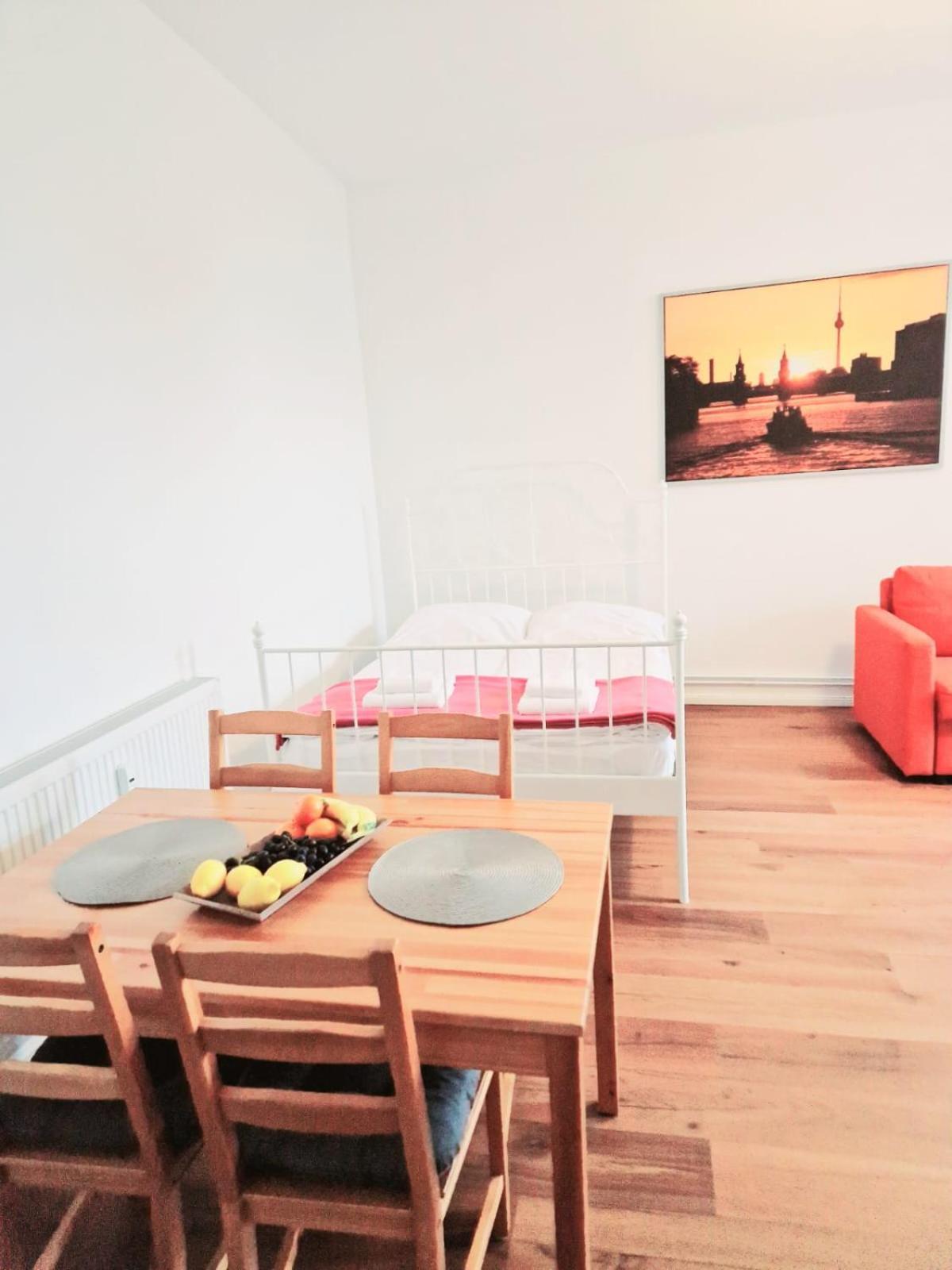 City Studio Apartment For 4, Near Sonnenallee Berlin Exterior foto