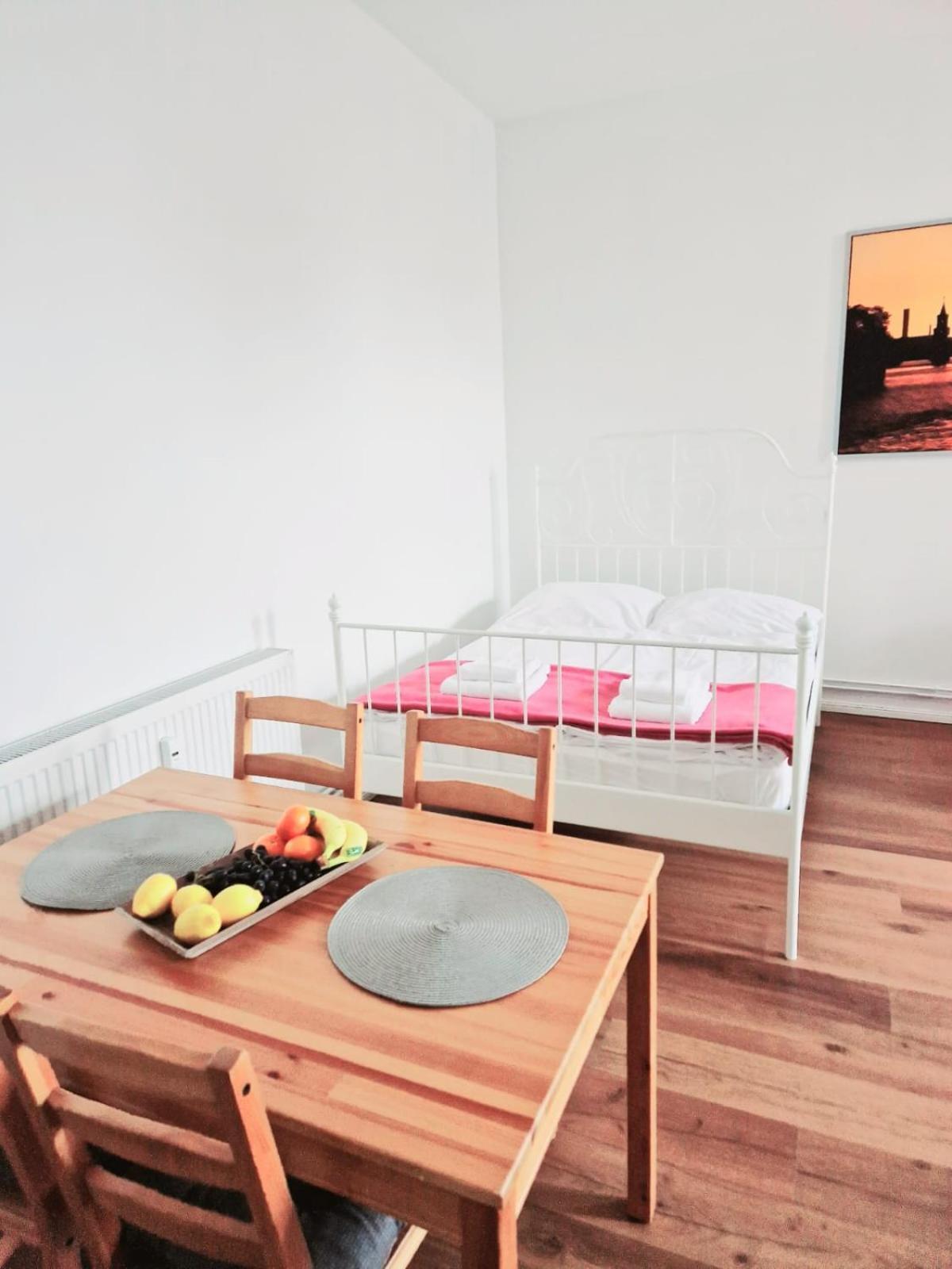 City Studio Apartment For 4, Near Sonnenallee Berlin Exterior foto